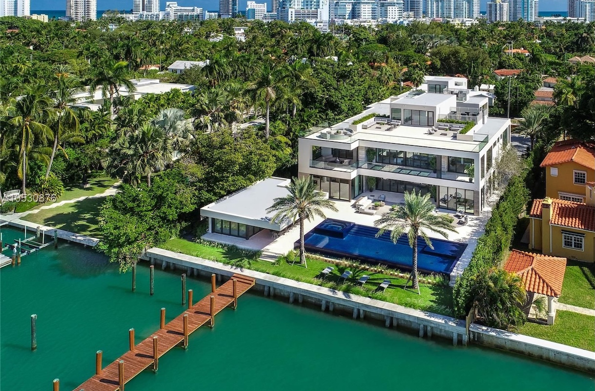 Luxury Villa Rental: Essential Tips for First-Timers hero image